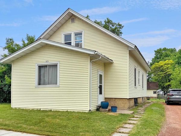 507 W CLEVELAND STREET, Marshfield, WI 54449