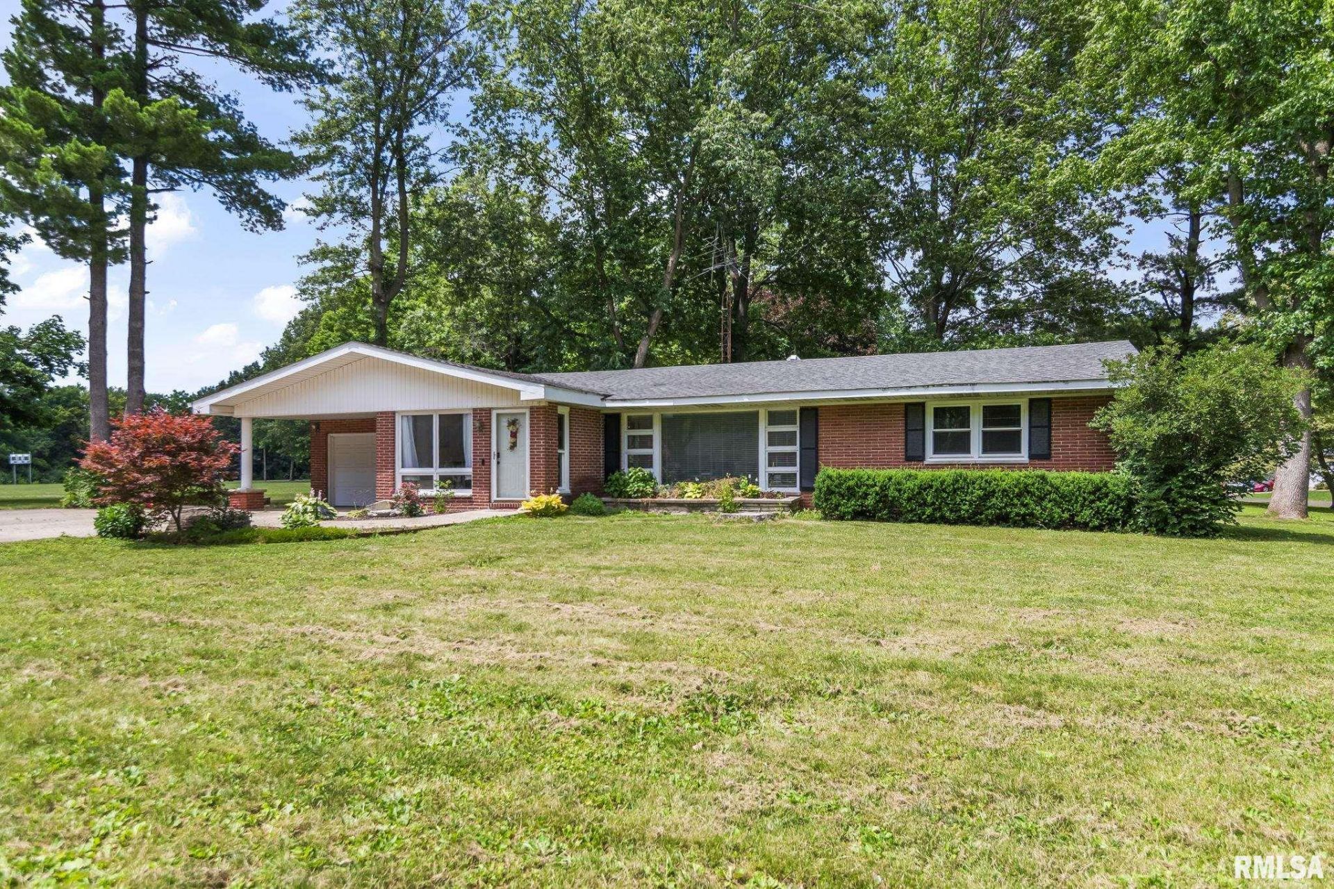 117 E Brown Street, Divernon, IL 62530 Main Photo