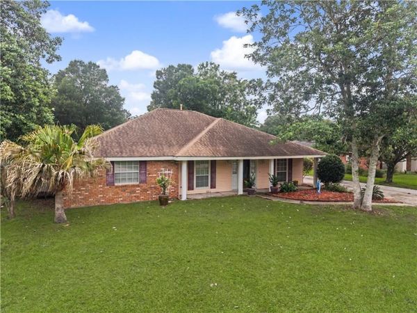 202 GOVERNORS Court , Mandeville, LA 70448