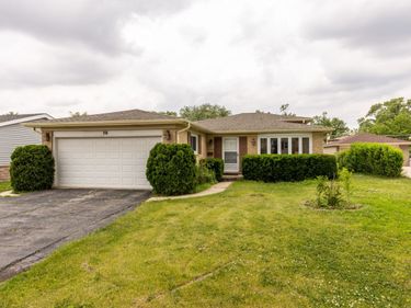 70 Dover Drive , Des Plaines, IL 60018