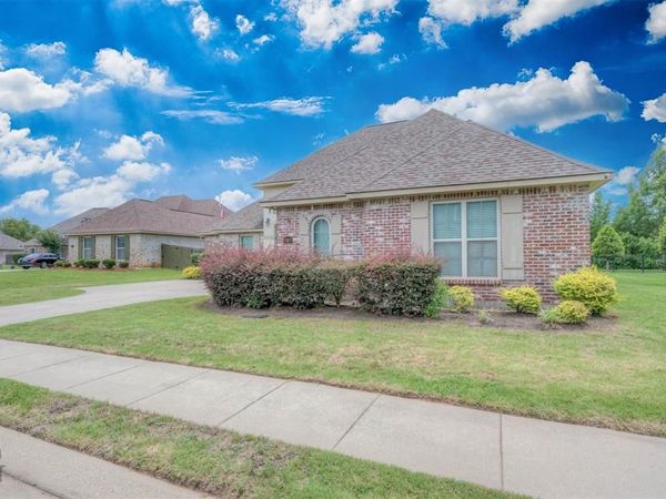 2923 Paradise Drive, Shreveport, LA 71105