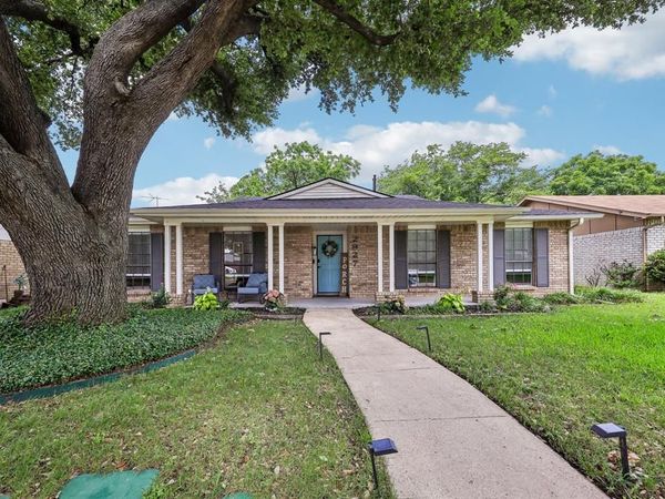 2927 Winterberry Drive, Carrollton, TX 75007