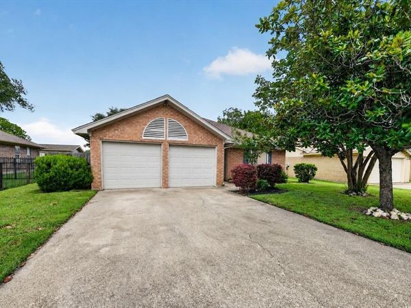 705 Parkwest Boulevard , Saginaw, TX 76179