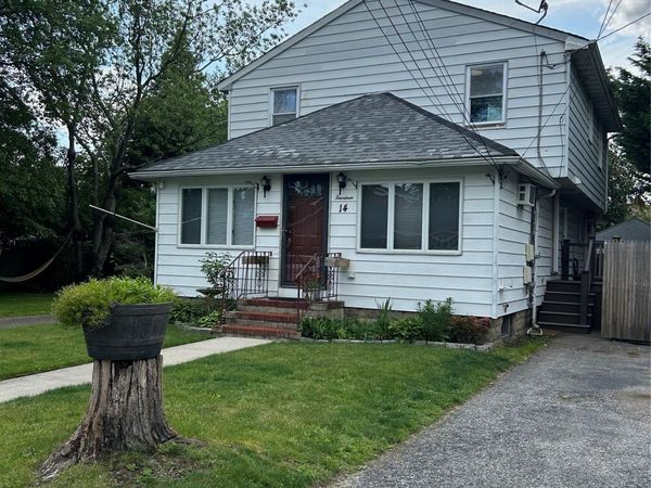 14 Walnut Avenue E, Farmingdale, NY 11735