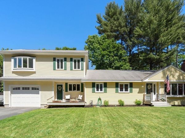 9 Abbot St, Westford, MA 01886