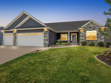 884 Archer Drive , Marion, IA 52302