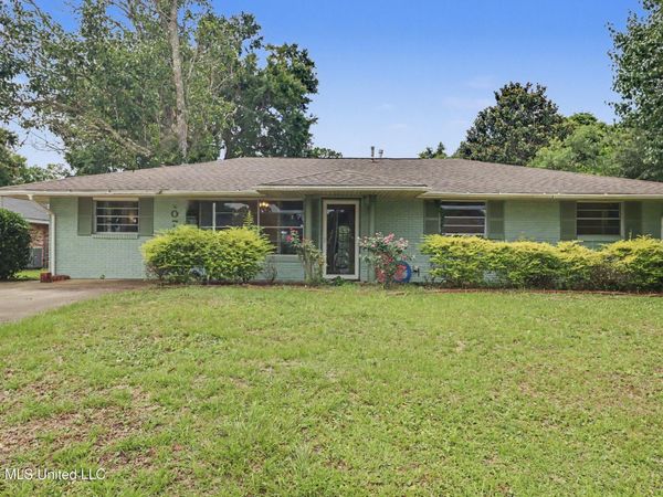 107 Vance Place, Long Beach, MS 39560