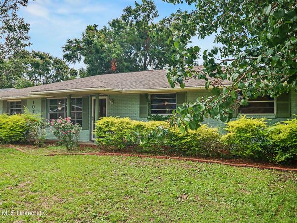 107 Vance Place, Long Beach, MS 39560