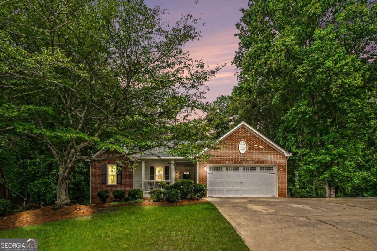 6008 Woodcreek Drive, Woodstock, GA 30188 Main Photo