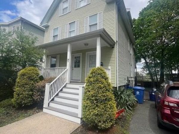 26A Lake St, Unit 1, Wakefield, MA 01880