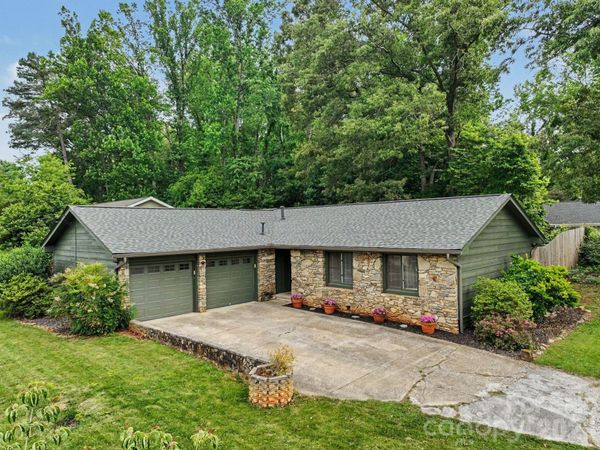 21 Glen Meadows Road , Arden, NC 28704