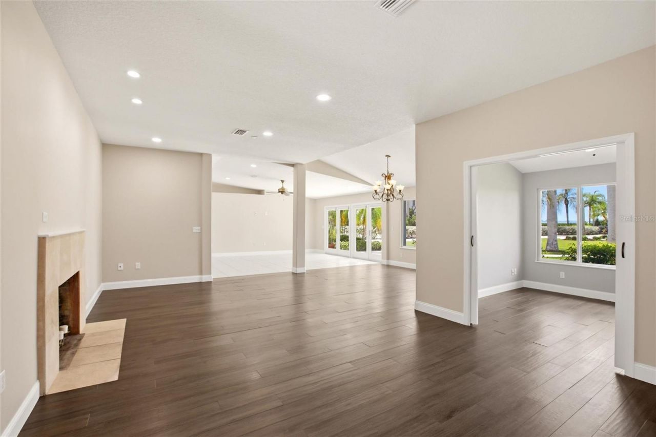 7524 Westmoreland Drive, Sarasota, FL 34243 Photo