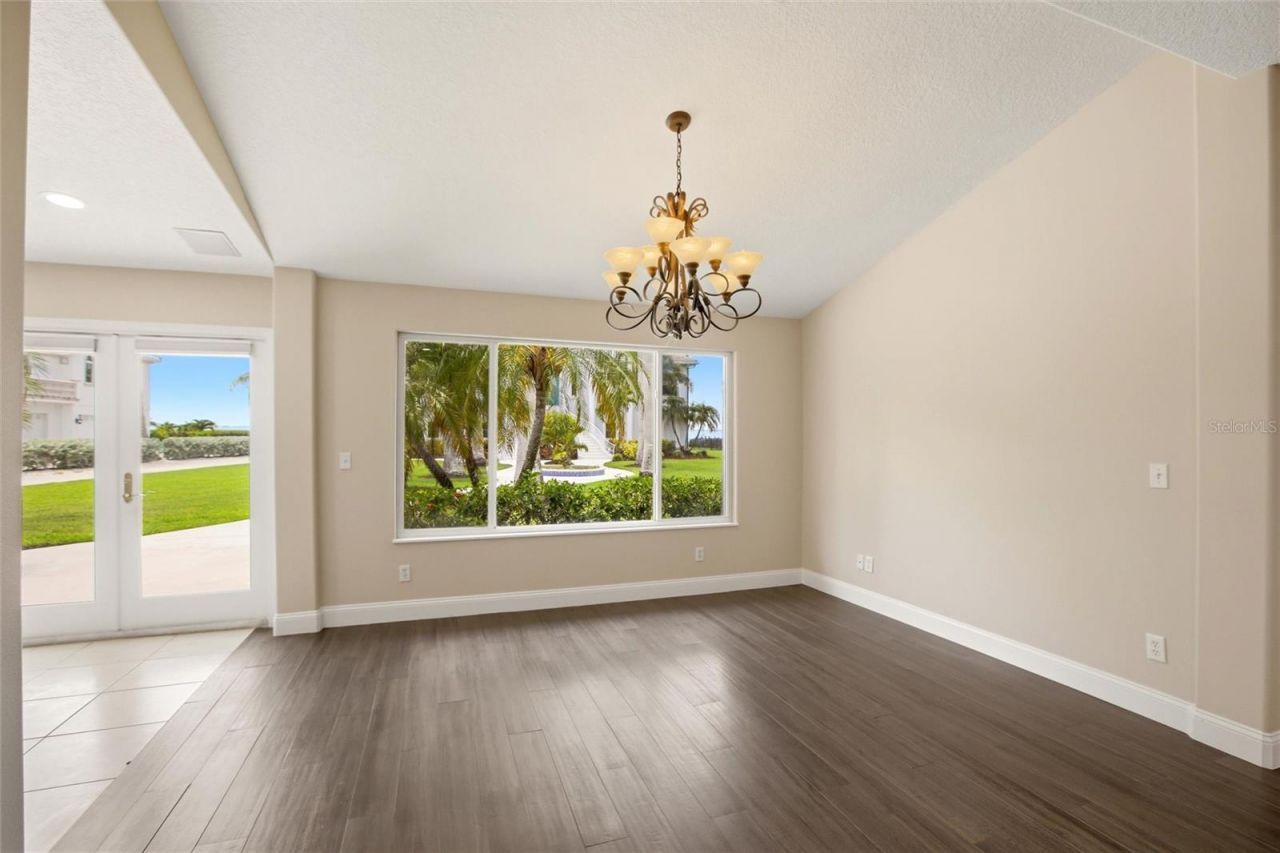 7524 Westmoreland Drive, Sarasota, FL 34243 Photo