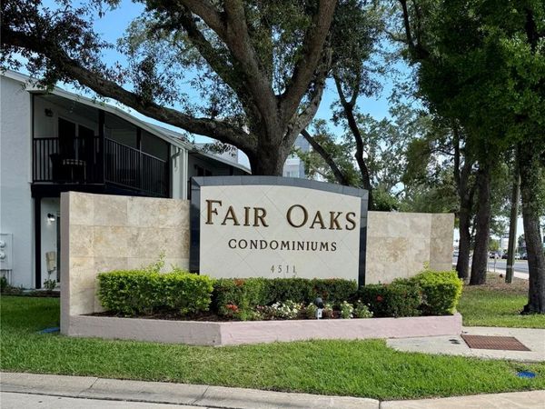 3819 N OAK DRIVE, Unit I42, TAMPA, FL 33611