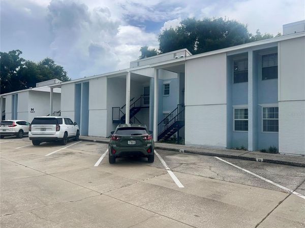 3819 N OAK DRIVE, Unit I42, TAMPA, FL 33611