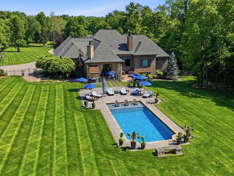 6651 Possum Run Road, Sugarcreek Twp, OH 45440 Photo 3