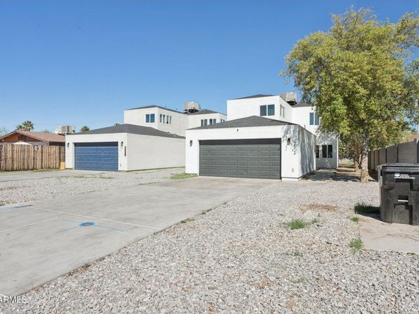 2324 E OAK Street, Phoenix, AZ 85006