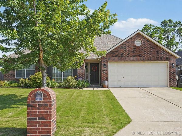 19629 E 39th Street , Broken Arrow, OK 74014
