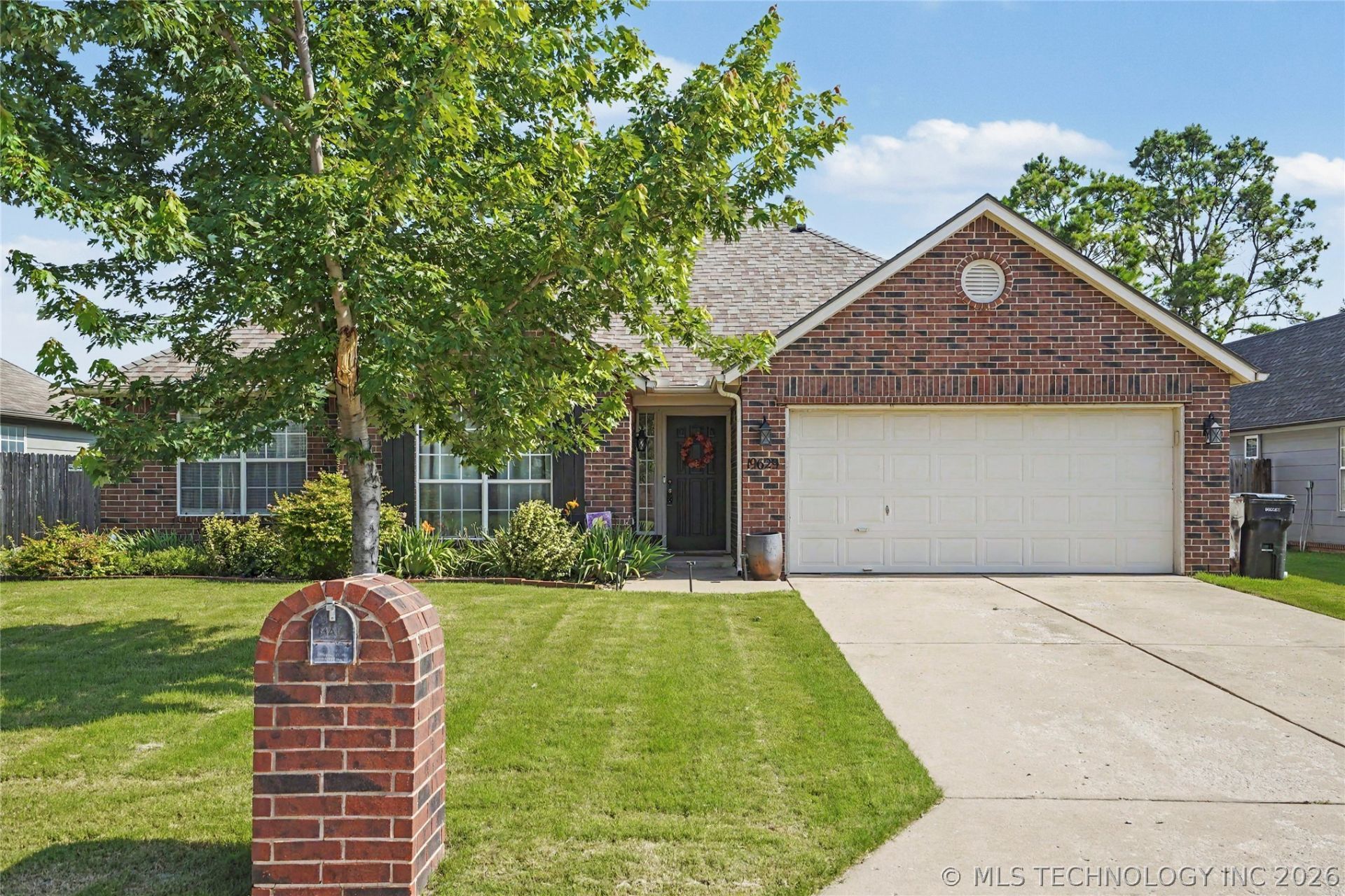 19629 E 39th Street, Broken Arrow, OK 74014 Main Photo