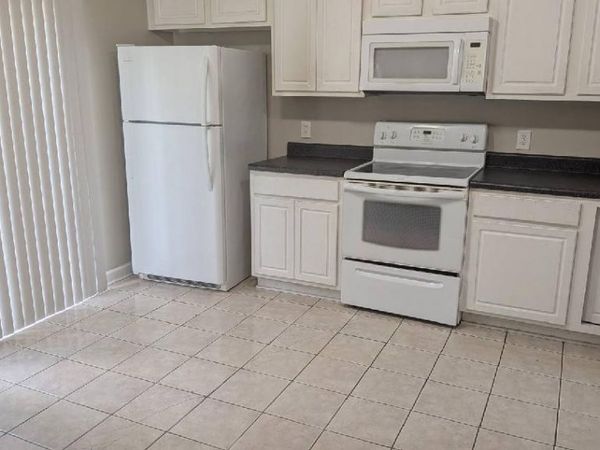 4213 Brook Creek Lane , Unit B, Greenville, NC 27858