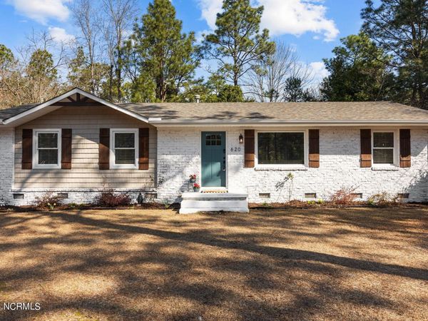 620 E New England Avenue , Pinebluff, NC 28373