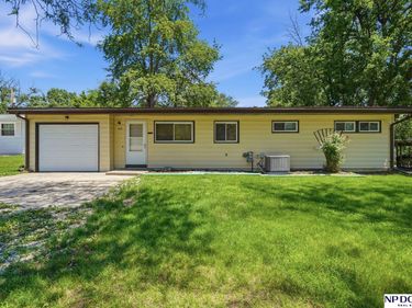 612 Eldora Lane, Lincoln, NE 68505
