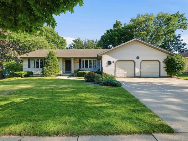 423 Butternut Drive, Oregon, WI 53575