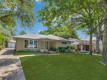 9222 Livenshire Drive, Dallas, TX 75238