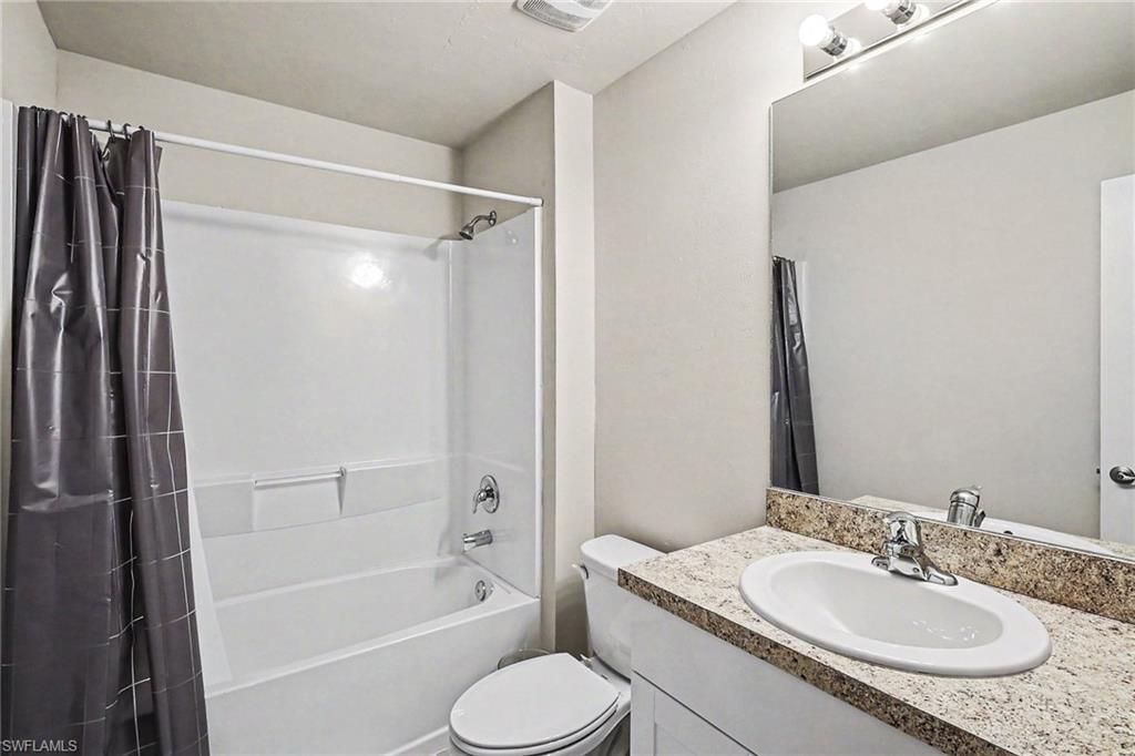 9045 Maywood Cir , Labelle, FL 33935 Photo