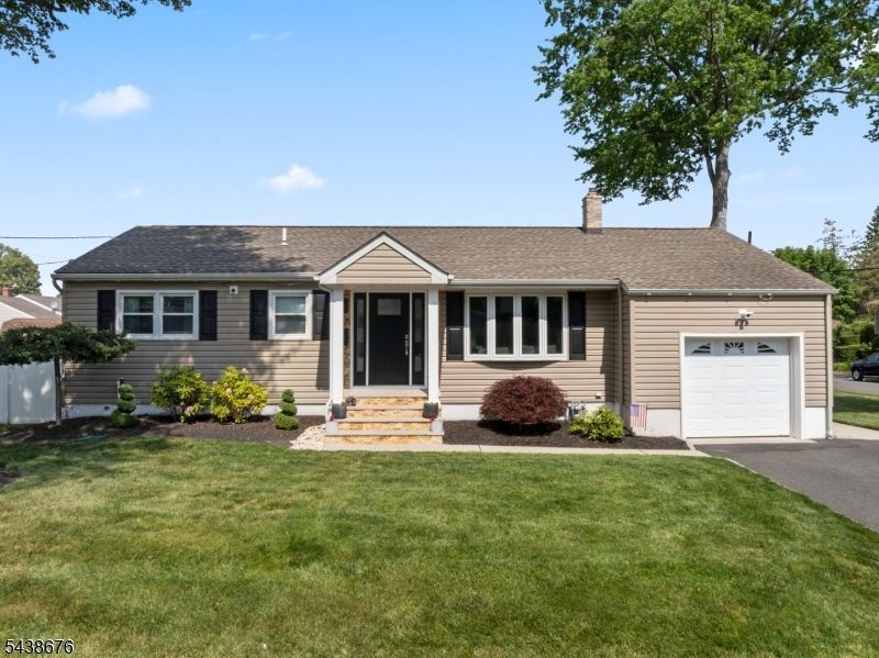 57 Desna St, Piscataway, NJ 08854 Main Photo
