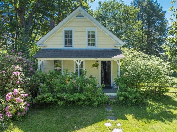 10 Dewey St, Bernardston, MA 01337