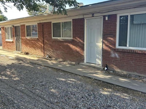 633 Grove Street SE, Albuquerque, NM 87108