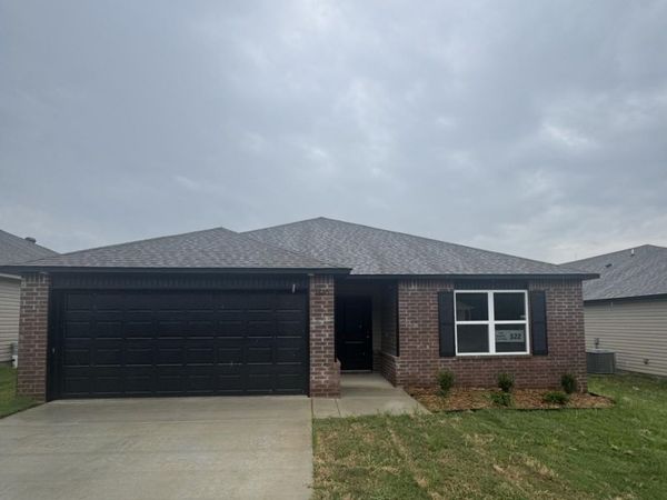 1620 Rambling Brook Drive, Benton, AR 72015