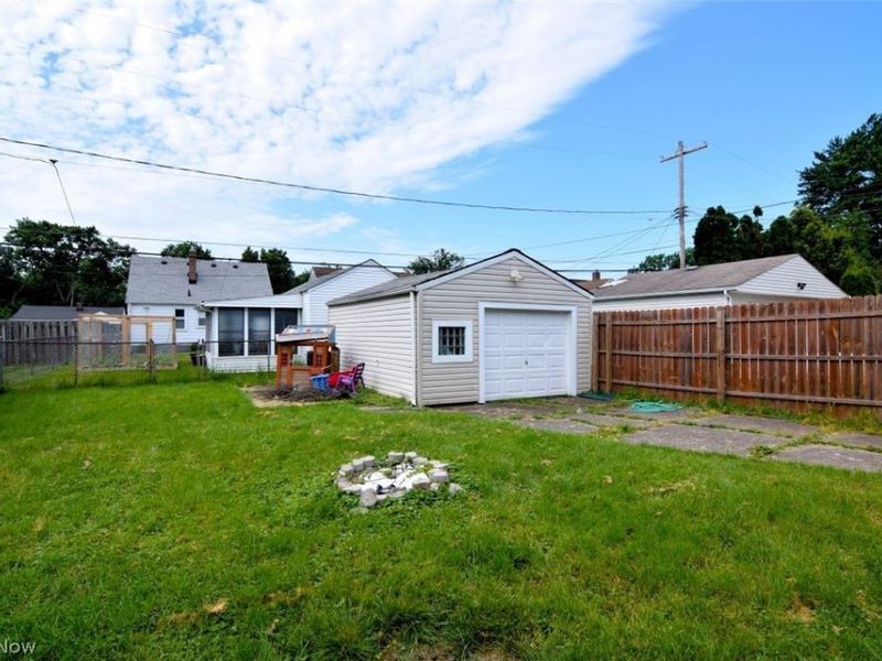 8115 Liberty Avenue, Parma, OH 44129 Photo 23