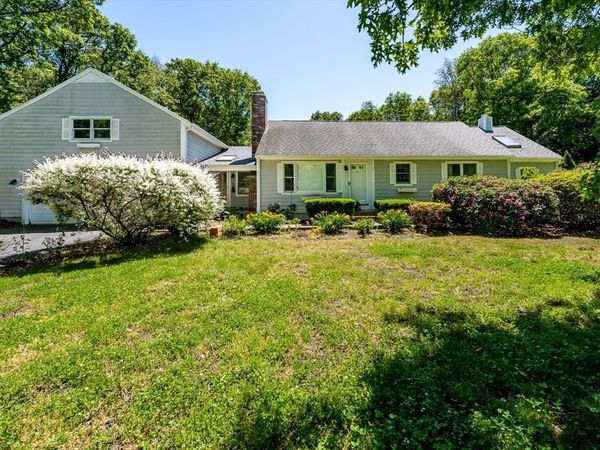 1529 Race Ln, Barnstable, MA 02648