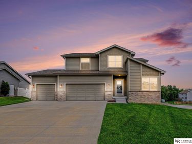 10515 S 110th Street, Papillion, NE 68046