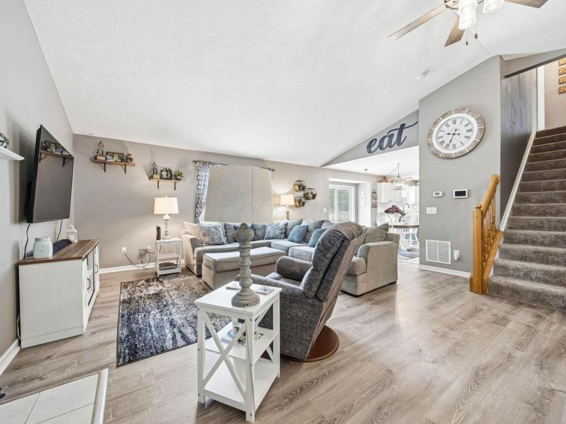 1189 Valley Drive , Marysville, OH 43040 Photo 7