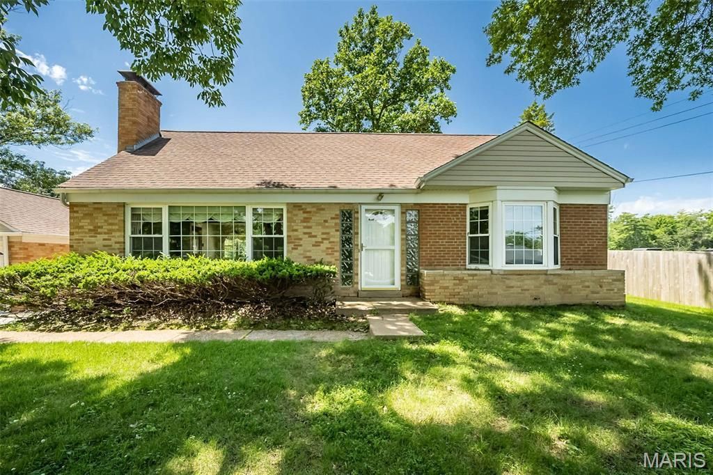 68 Mar El Court , Ellisville, MO 63011 Main Photo