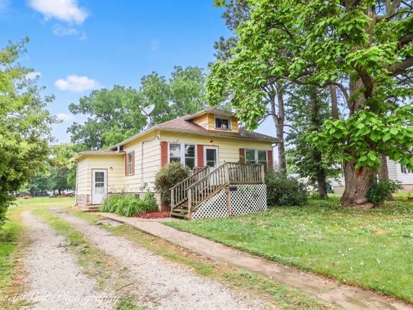 1515 Elmwood Avenue, DeKalb, IL 60115