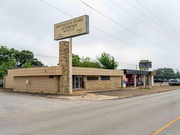 721 W Division Street , Arlington, TX 76012