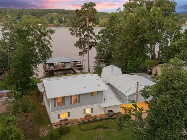 2118 W Lake Drive , Gladewater, TX 75647