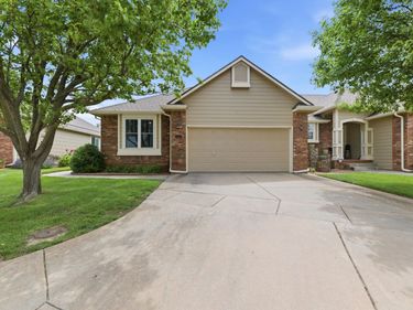 2304 N LAKEWAY CIR, Wichita, KS 67205