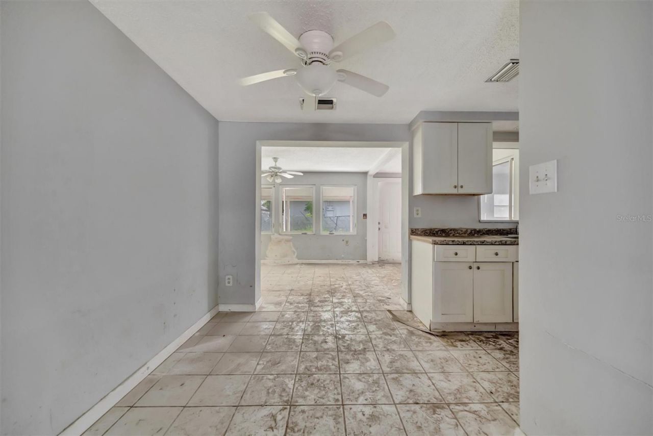 2404 Avenue A , Bradenton Beach, FL 34217 Photo
