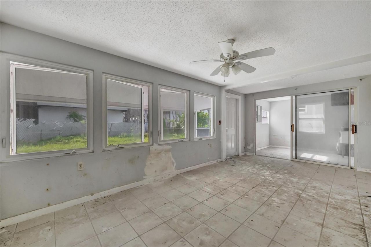 2404 Avenue A , Bradenton Beach, FL 34217 Photo