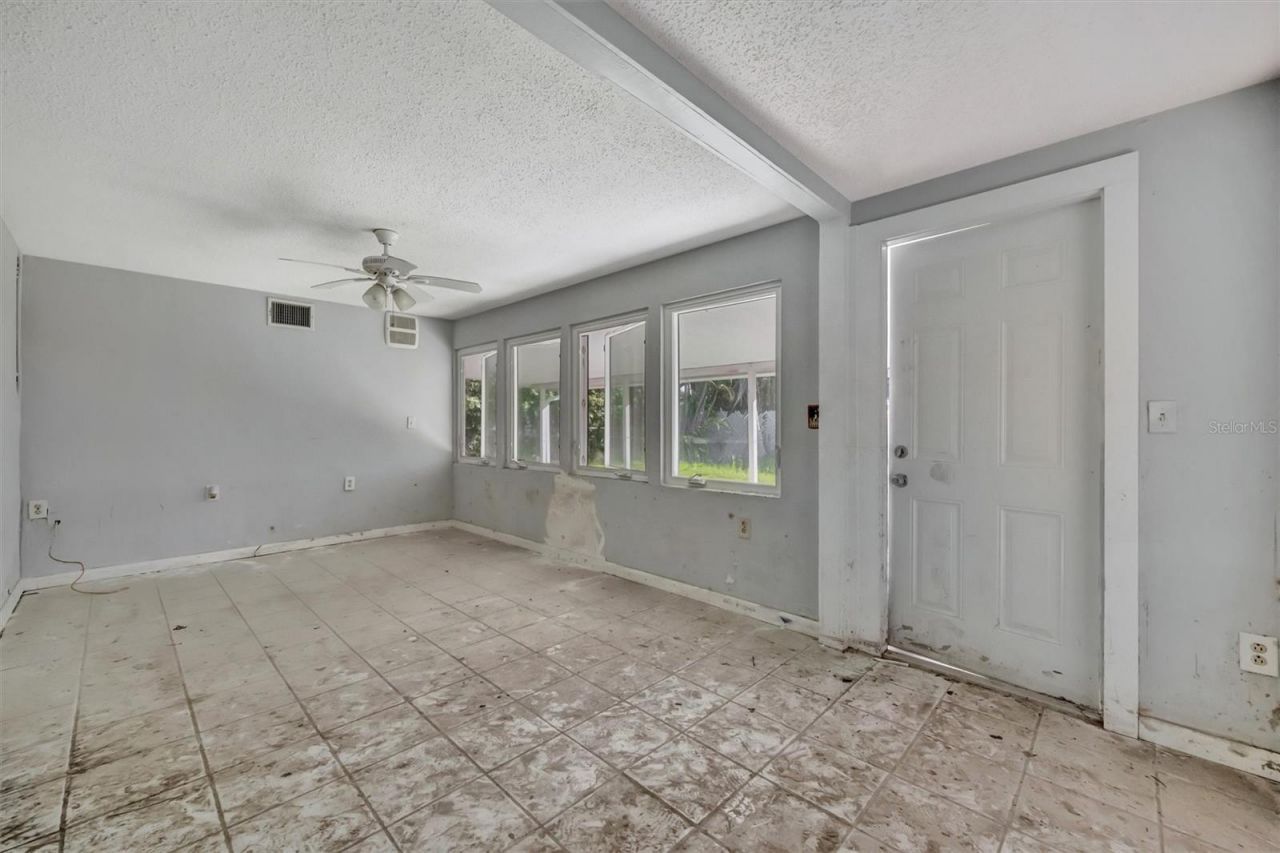 2404 Avenue A , Bradenton Beach, FL 34217 Photo