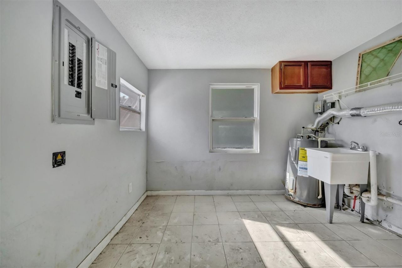 2404 Avenue A , Bradenton Beach, FL 34217 Photo