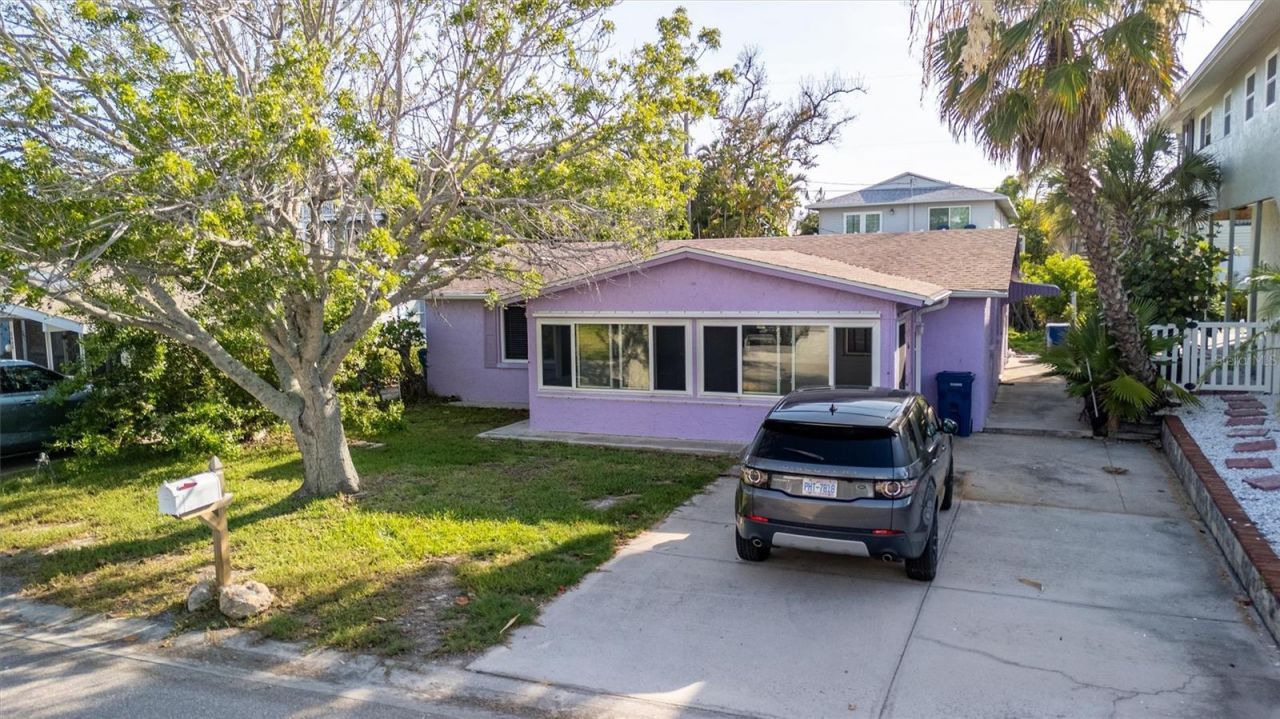 2404 Avenue A , Bradenton Beach, FL 34217 Photo