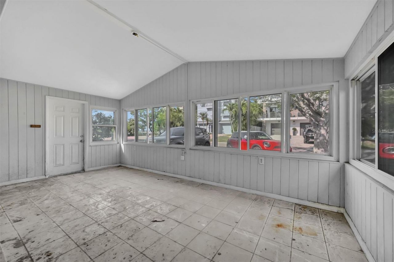 2404 Avenue A , Bradenton Beach, FL 34217 Photo