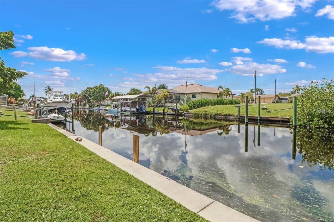 4711 Forest Glen Drive , North Fort Myers, FL 33903 Photo