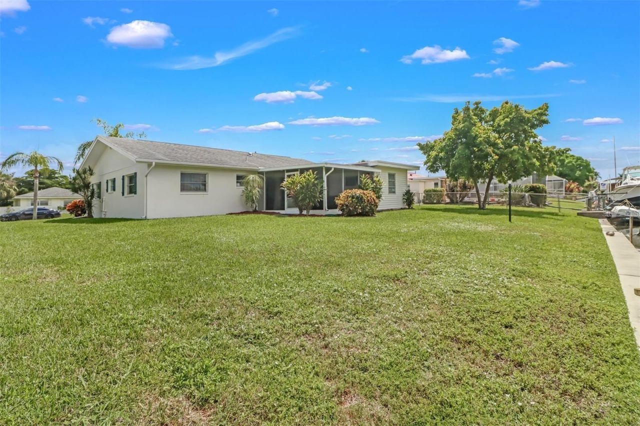 4711 Forest Glen Drive , North Fort Myers, FL 33903 Photo
